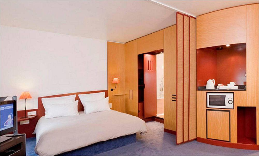 B&B Hotel Rueil-Malmaison Gare Exteriör bild