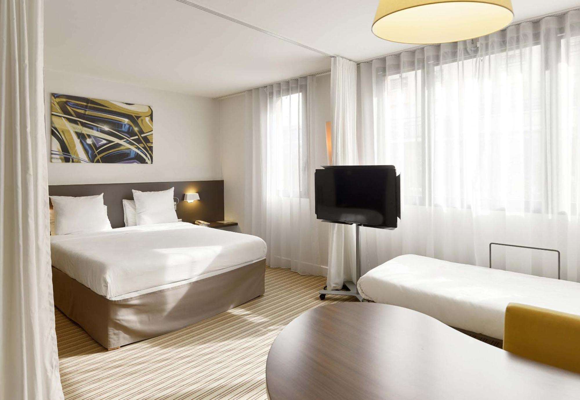 B&B Hotel Rueil-Malmaison Gare Exteriör bild