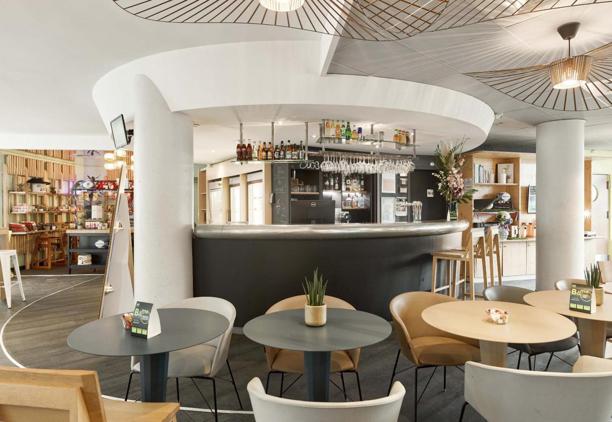 B&B Hotel Rueil-Malmaison Gare Exteriör bild
