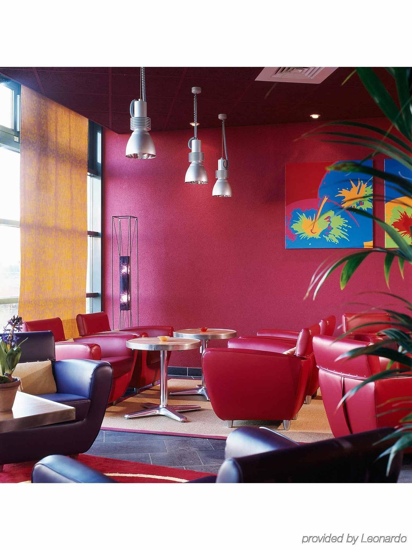 B&B Hotel Rueil-Malmaison Gare Exteriör bild