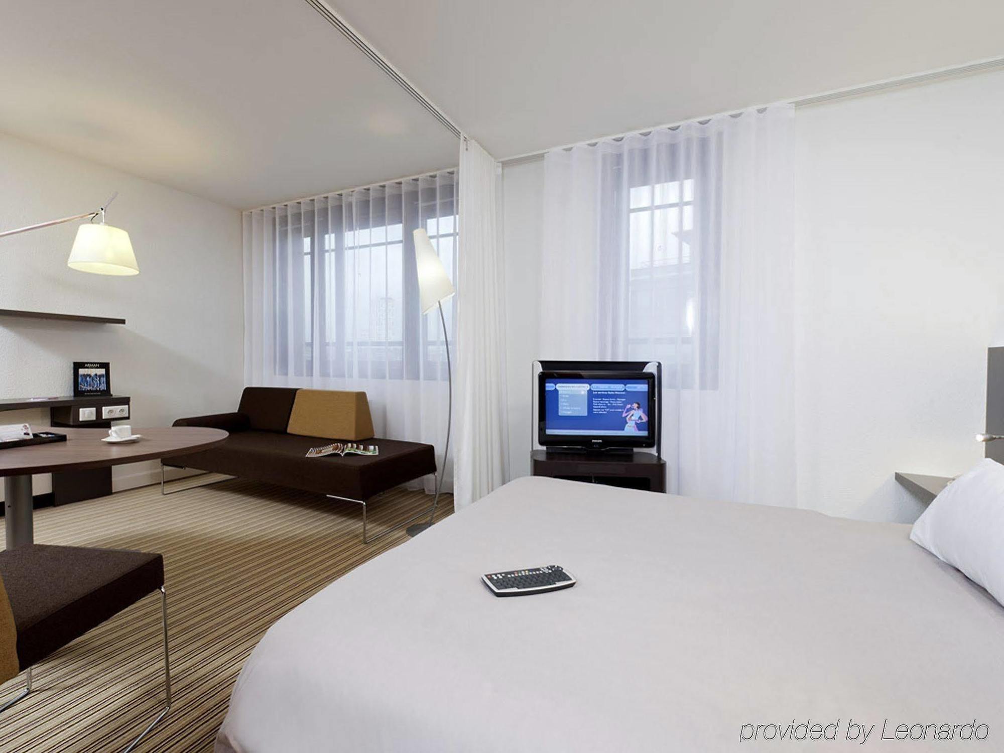B&B Hotel Rueil-Malmaison Gare Exteriör bild