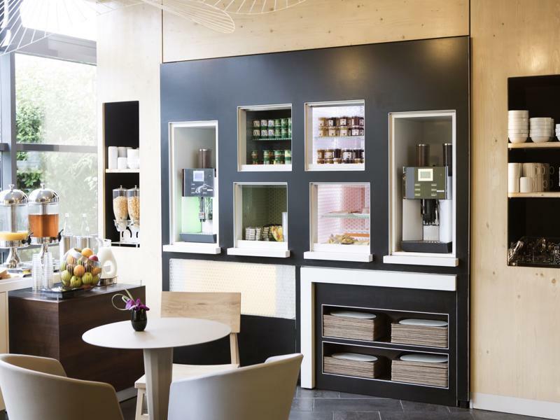 B&B Hotel Rueil-Malmaison Gare Exteriör bild